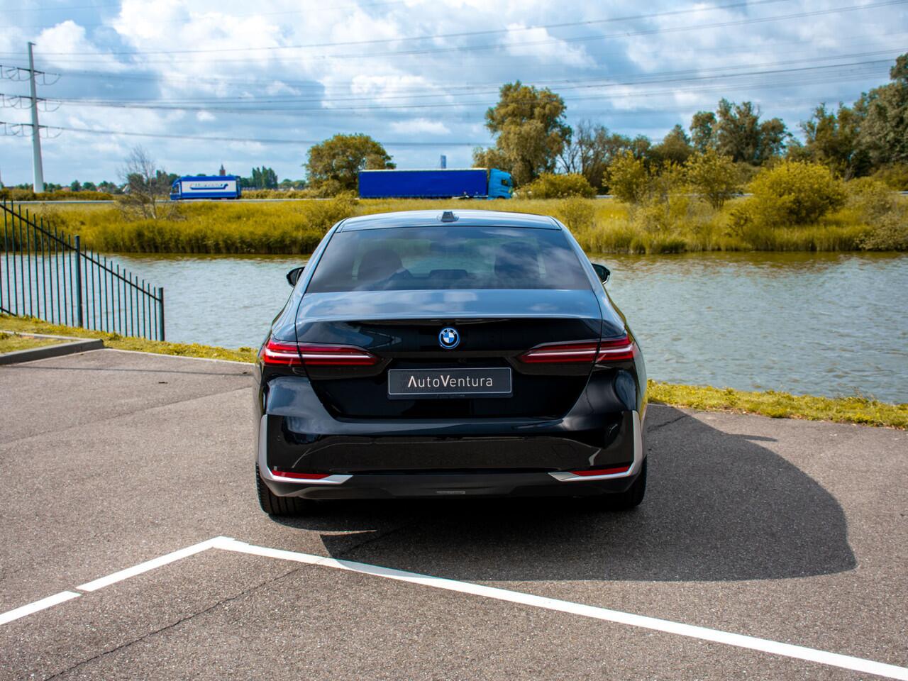 BMW 5-SERIE 550e xDrive | Adapt. LED | Adapt. Cruise | Stoelverwarming | Harman Kardon | 360 Camera | Elek. Trekhaak