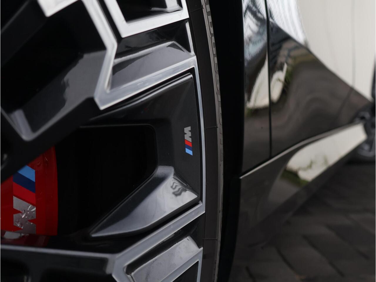 BMW 5-SERIE Touring 520i M Sportpakket Pro/ Verwarmd Stuurwiel/ Comfort Access/ Elektrische Trekhaak/ Panoramadak/ Harman-Kardon/ Stoelverwarming