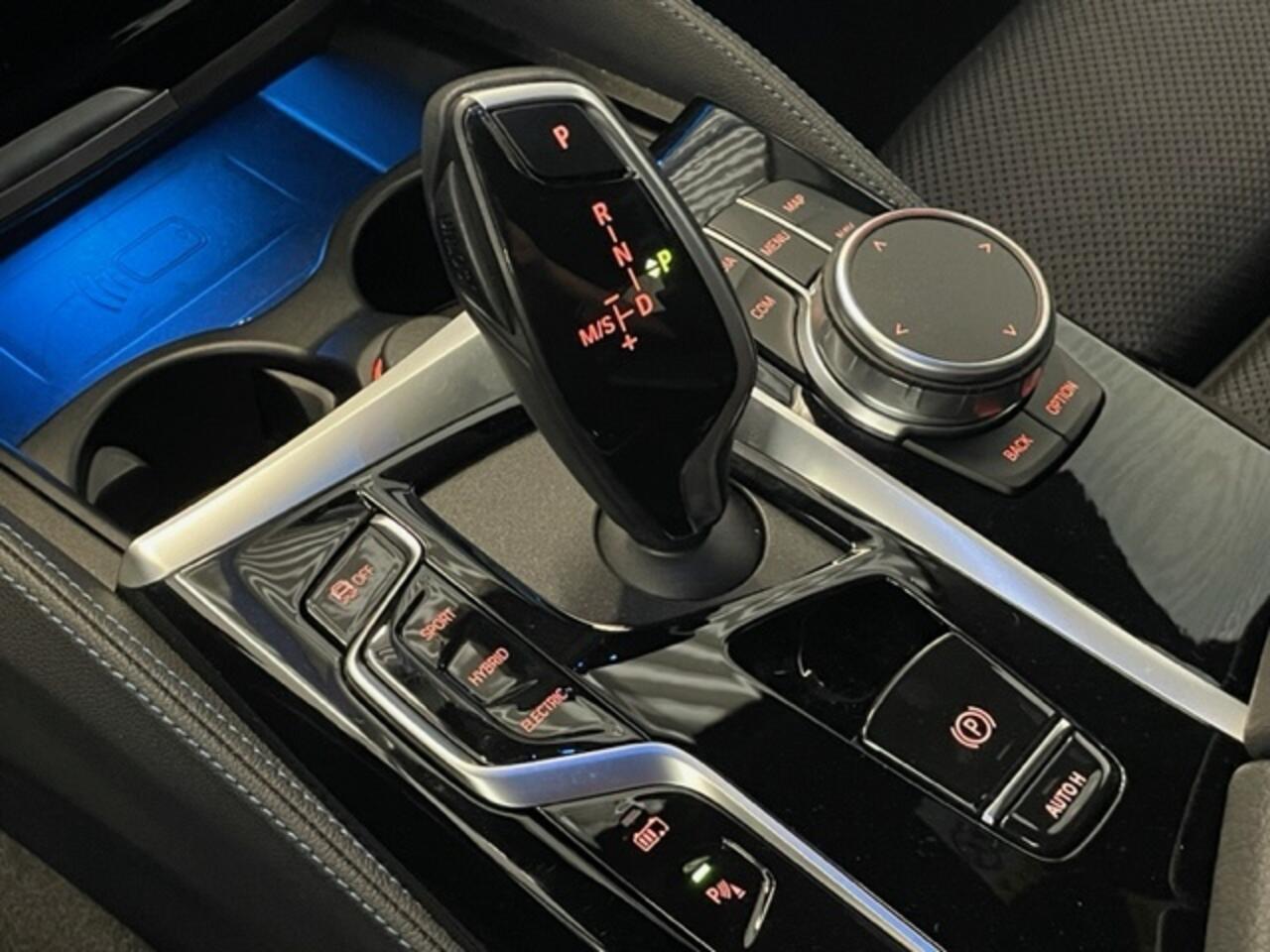 BMW 5-SERIE 530e xDrive M-Sport | HK | ACC | Laser | PHEV