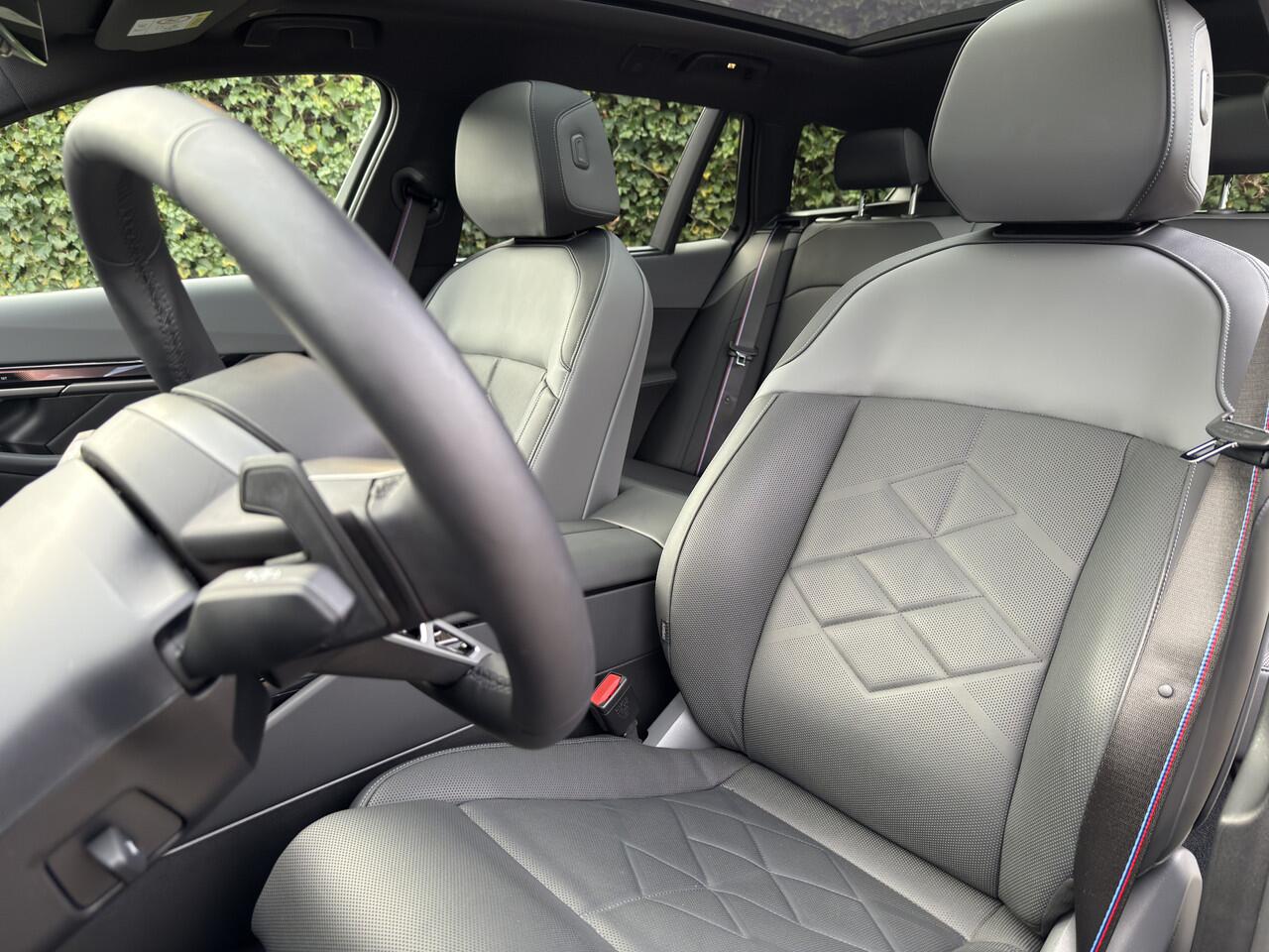 BMW 5-SERIE Touring 550e xDrive | M-Pro | Bowers & Wilkins | Trekhaak | 360 cam | Panorama | Co Pilot