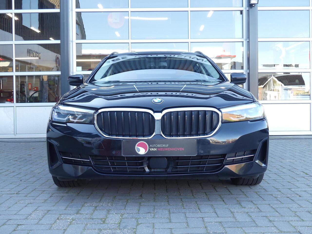 BMW 5-SERIE Touring 530e High Executive *t/m 10de bouwjaar garantie!