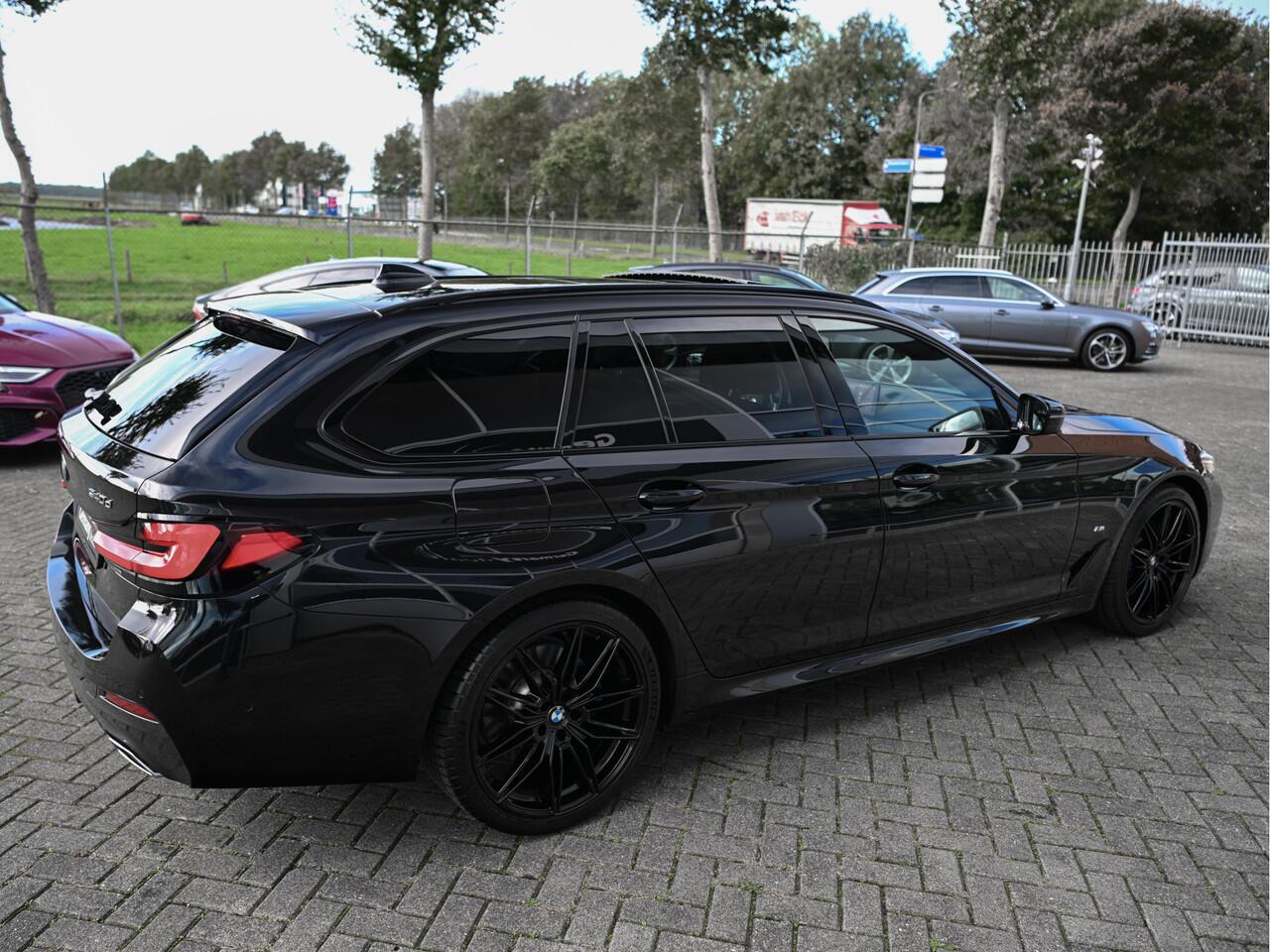 BMW 5-SERIE Touring 540d xDrive 340pk M-Sportpakket Head-Up Laser-Led Comf-Zetels Keyless