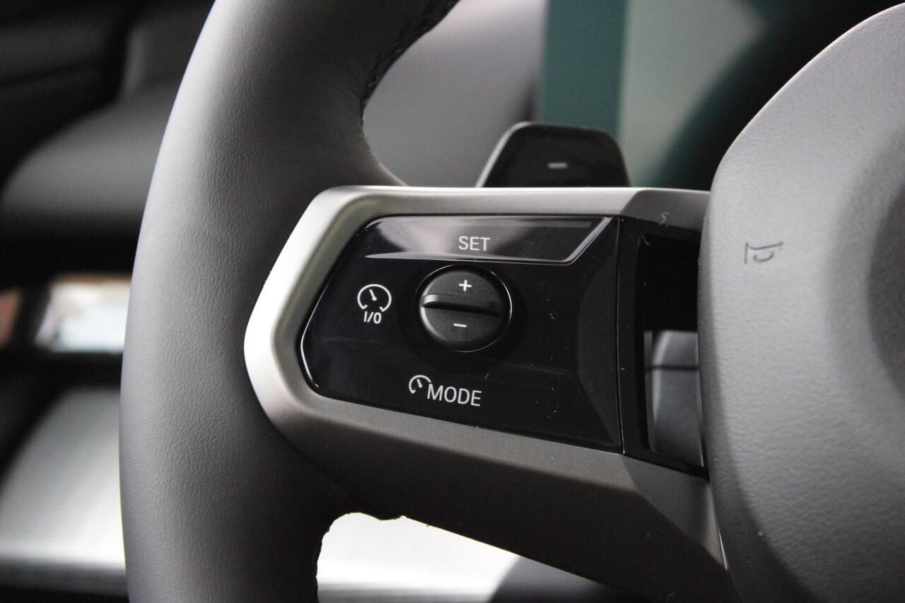 BMW 5-SERIE 530e M Sport Automaat / Panoramadak / Stoelventilatie / Comfort Access / M Sportonderstel / Adaptieve LED / Parking Assistant Plus / Harman-Kardon