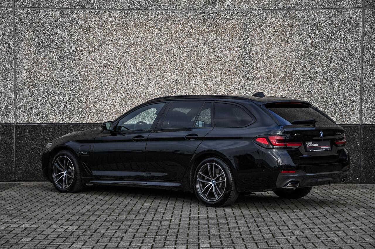 BMW 5-SERIE Touring 530e xDrive Executive BTW | Laser Light | M-pakket | Concoursstaat