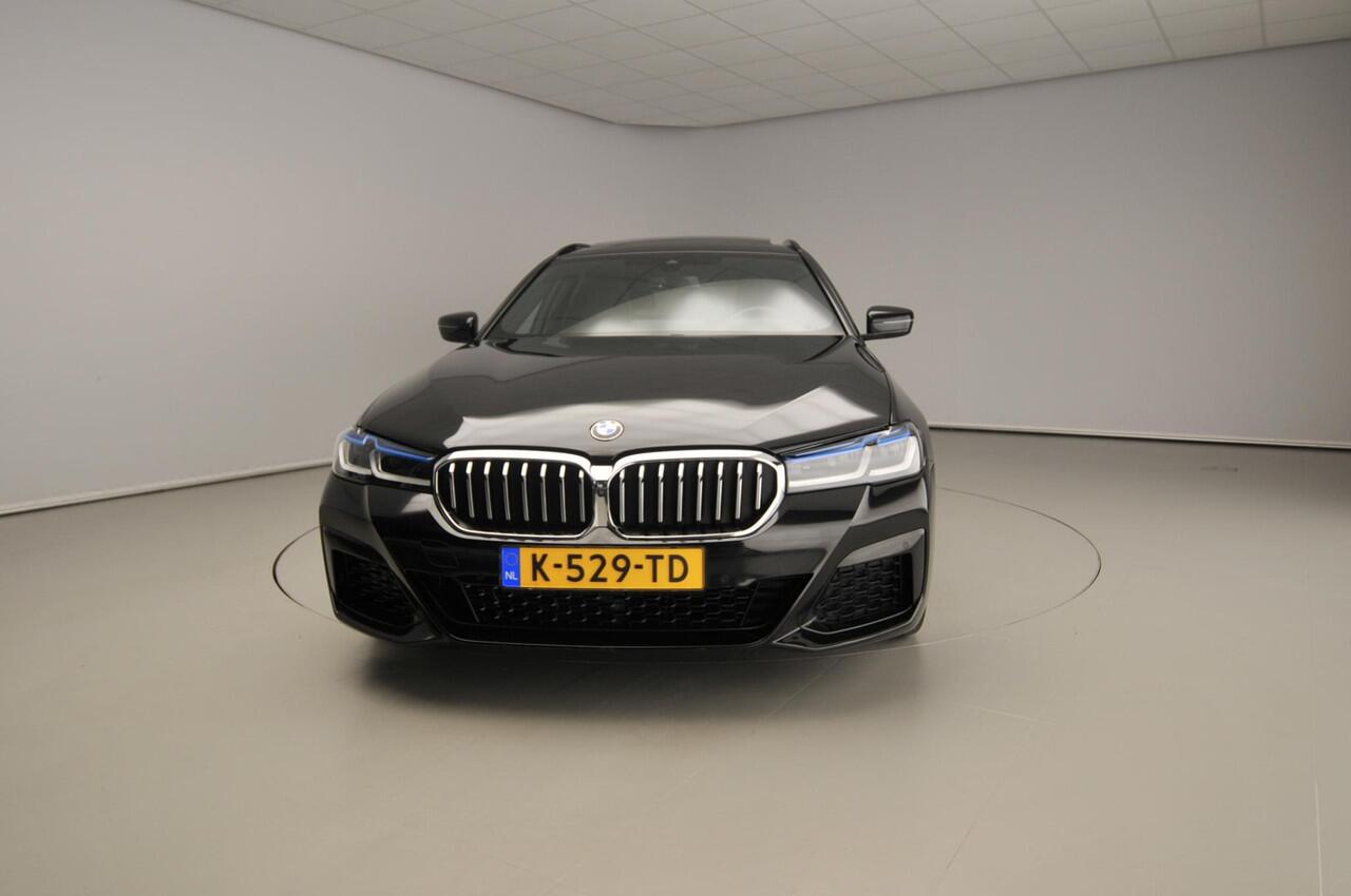 BMW 5-SERIE Touring 530i | M-Sportpakket | Laserlicht | Leder | HUD | Schuifdak | Trekhaak | Comfortzetels | DAB | Hifin speakers | Alu 20 inch