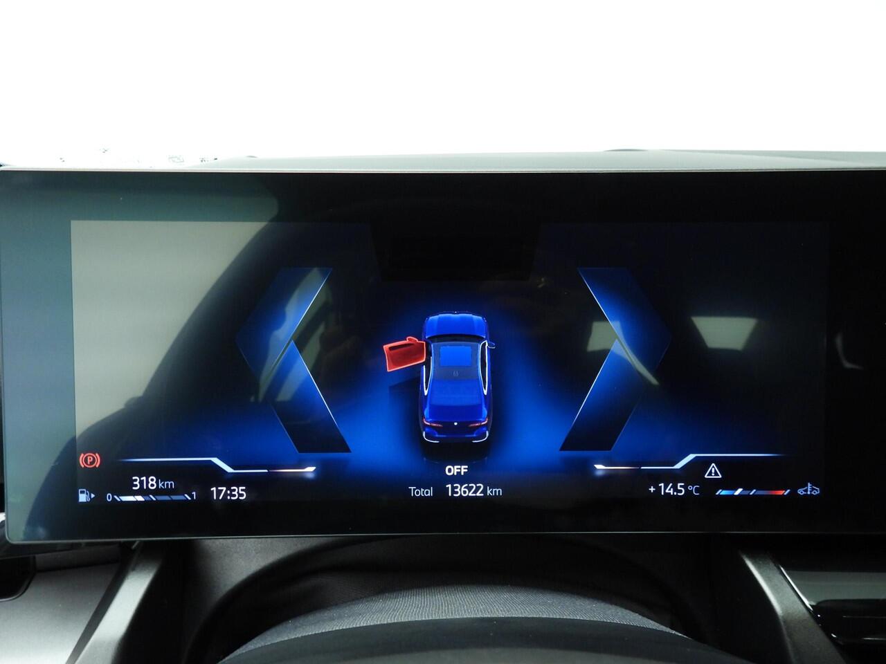 BMW 5-SERIE Sedan 520i | LED | HUD | Sportstoelen | Active cruise | Stoelverwarming | Elektr. zetels | DAB| Alu 19 inch