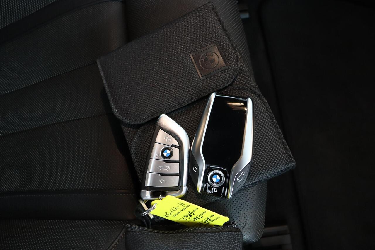 BMW 5-SERIE Touring 520i High Executive Edition M-Sportpakket | Head Up | Driving Assistant Plus | Stoelventilatie voorstoelen | Harman/Kardon Surround Sound