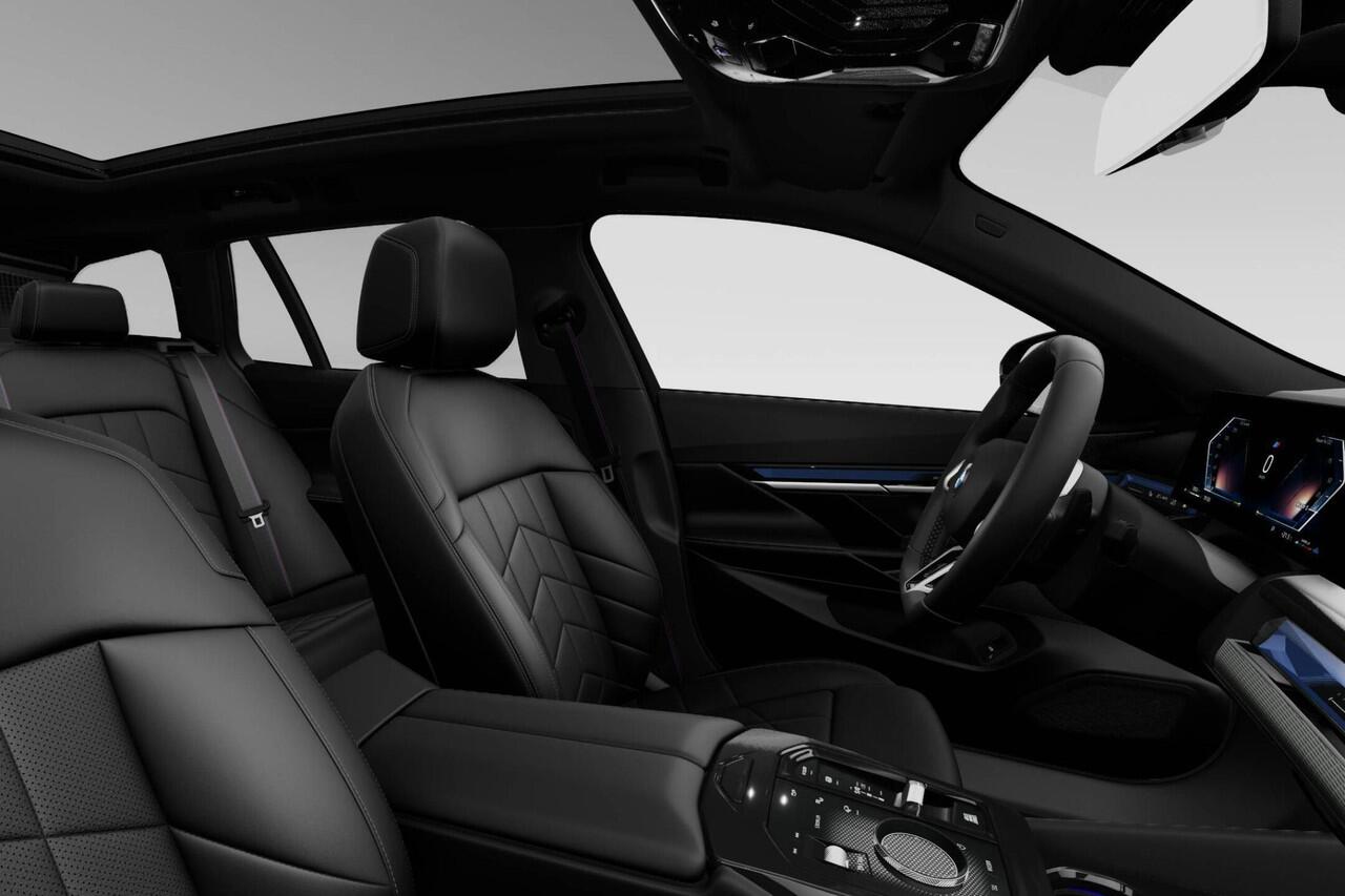 BMW 5-SERIE Touring 520i | M Sport Pro | Innovation Pack | Travel Pack | Comfort Pack | Trekhaak