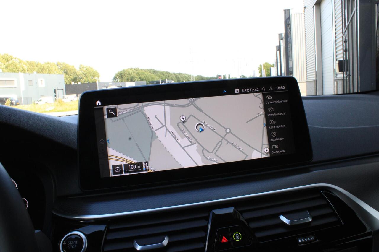 BMW 5-SERIE Touring 530e xDrive M Sport Pano | Trekhaak | Laser LED | Comfort Access | ACC | HarmanKardon | Leder | Shadowline | Sophisto Grau | BTW