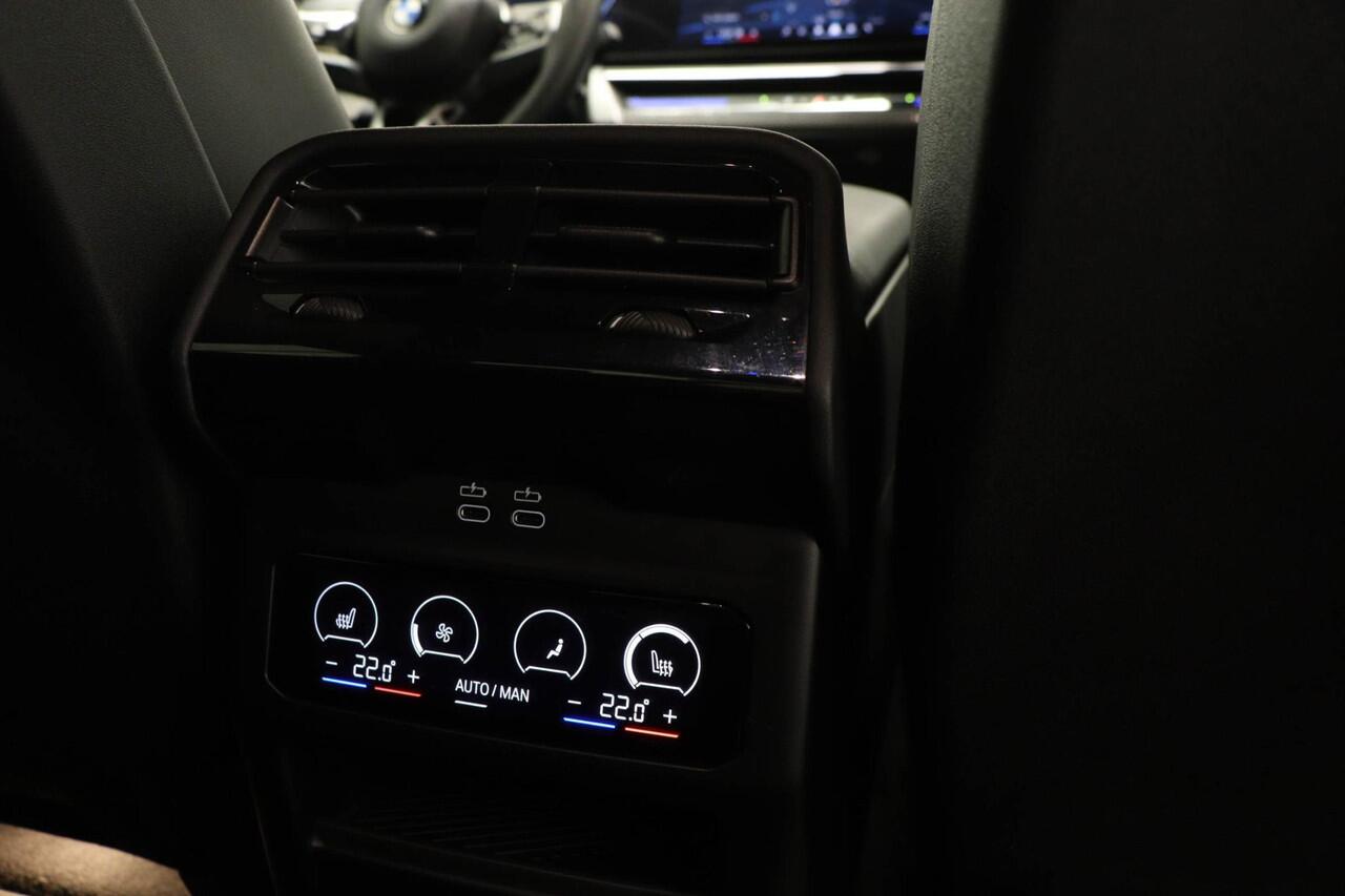 BMW 5-SERIE 520i M-Sport | COMFORT / INNOVATION / TRAVEL- PACK | HEAD UP | STOELKOELING | STUURVERWARMING | 360 CAMERA