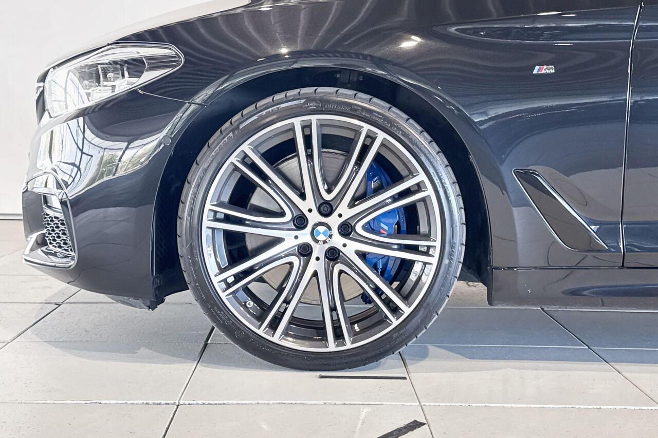 BMW 5-SERIE Touring 540i xDrive High Executive Edition M Sportpakket Aut.