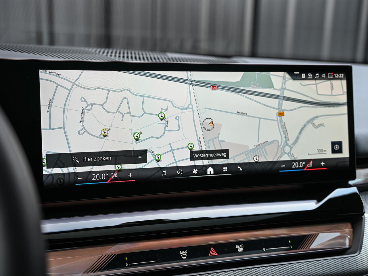 BMW 5-SERIE Touring 530e xDrive · M-Sport · Shadow Line · Panoramadak · Harman/Kardon · 360 Camera · Comfort Access · Stoel- en Stuurverwarming · Active Cruise · Ambiance · El. trekhaak