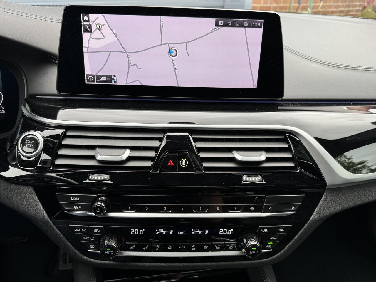 BMW 5-SERIE 530e xDrive M-Sport iPerformance High Executive Schuifdak Headup Harman Kardon Trekhaak