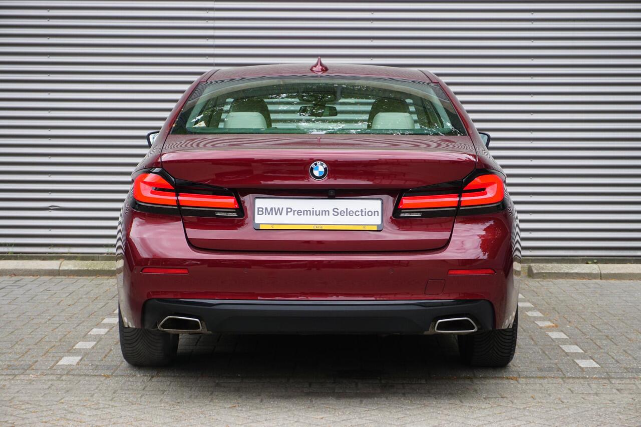 BMW 5-SERIE Sedan 520i Active Cruise | Head-Up | Comfortstoel | Parking Assistant | HiFi System