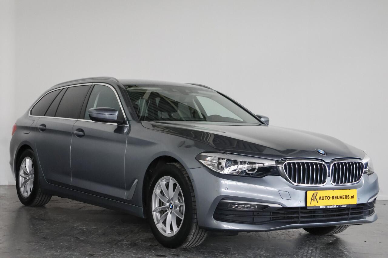 BMW 5-SERIE Touring 520i Business Edition Cruise / Navi / Carplay / Camera / Trekhaak