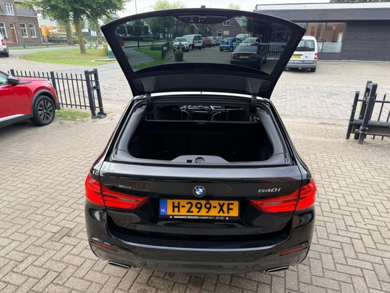 BMW 5-SERIE 540i xD High Exclusive Edition Full options!