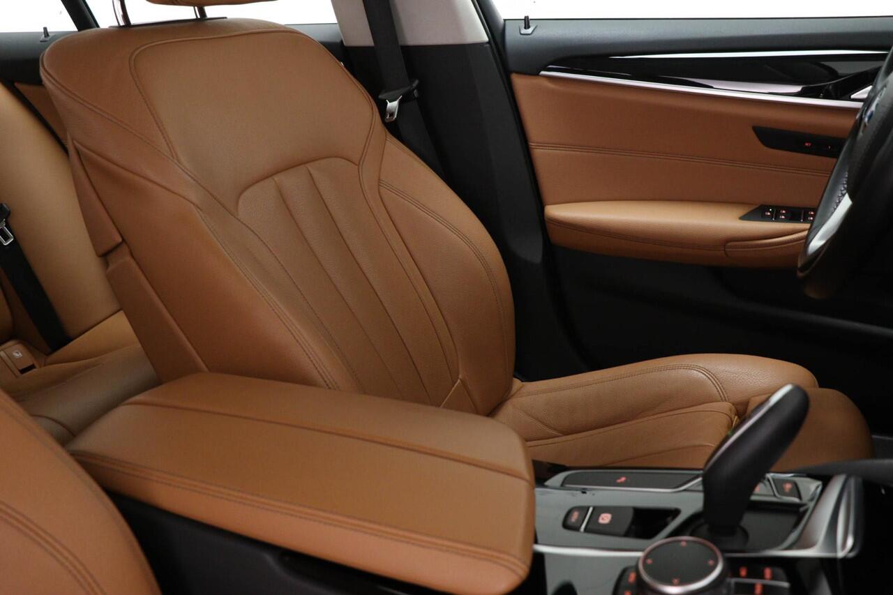 BMW 5-SERIE 520i Corporate Lease High Executive | SPORT LINE PACK | STOELVERWARMING | TREKHAAK | 18"