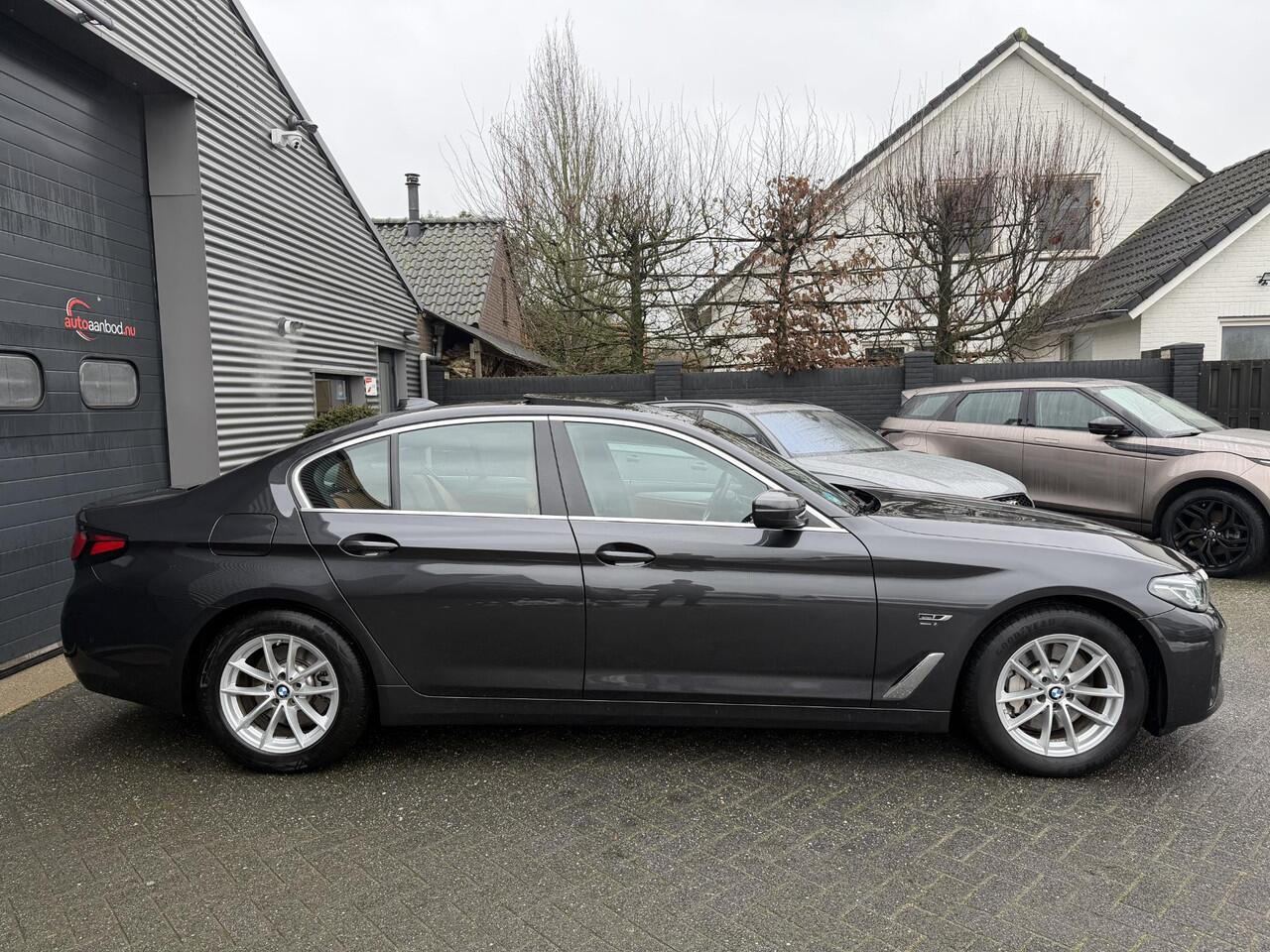 BMW 5-SERIE 530e Business Edition Plus | Panoramadak | Camera | Lederen Bekleding | Laser | Elektrische Trekhaak |