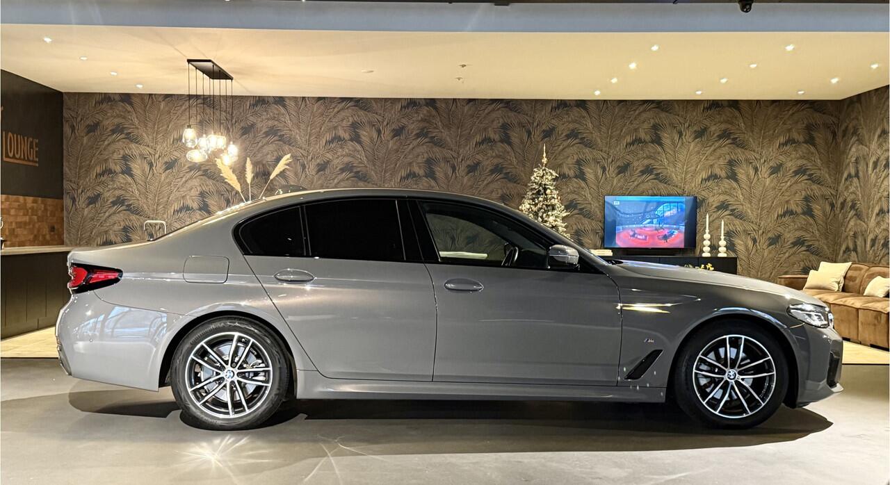 BMW 5-SERIE 520i Facelift I M-Sportpakket I BerninaGrau