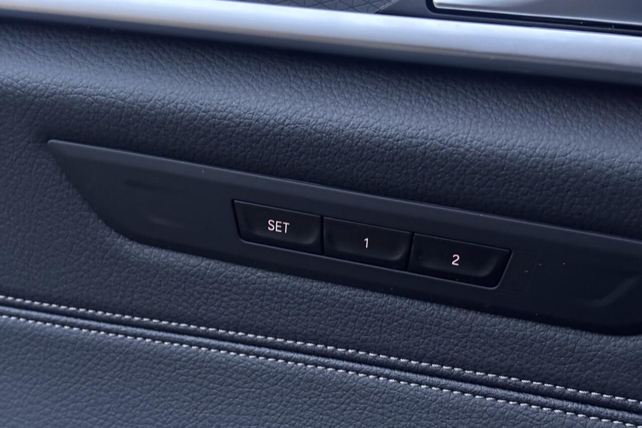 BMW 5-SERIE Touring 530i M-Sport | Panodak | Comfortleder | Camera | Head Up | Boxmore Audio | Trekhaak