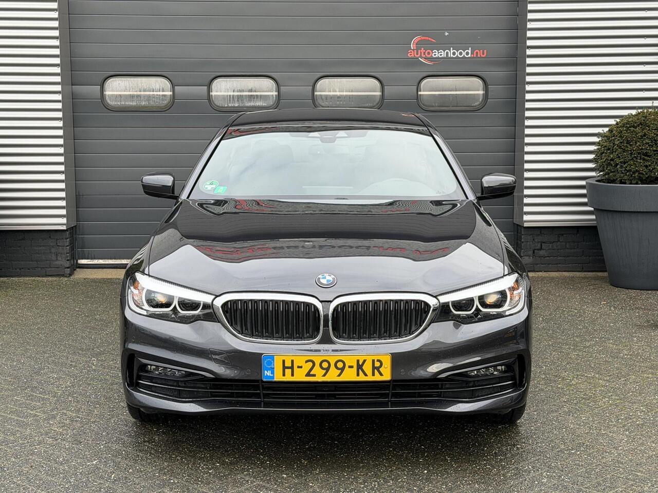 BMW 5-SERIE 520i Executive Edition | Navigatie | Lederen Bekleding | 18 Inch Lichtmetalen Velgen | Cruise Control |
