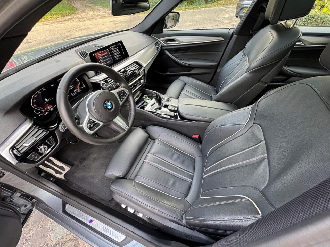 BMW 5-SERIE 530 i Touring autom High Exe Ed M-pakket digidash,panodak,zwartleer,navi,led