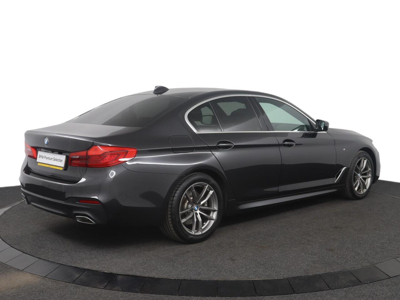 BMW 5-SERIE 520i High Executive Edition M-Sportpakket | Schuifkanteldak | Comfortstoelen