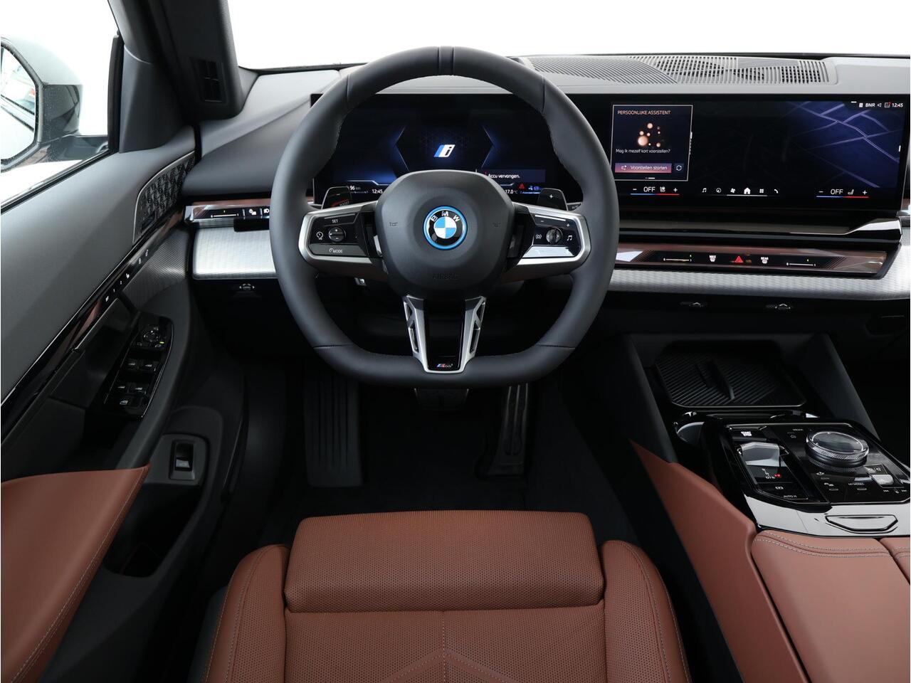 BMW 5-SERIE Touring 530e | M Sportpakket Pro | Individual Lak | Travel Pack | Comfort Pack