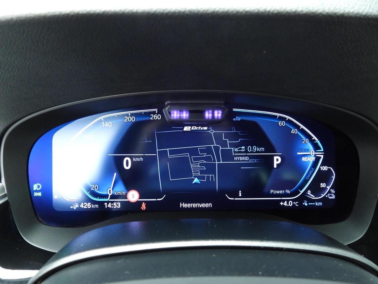 BMW 5-SERIE Sedan 530e | M-Sportpakket | Laserlicht | Leder | Navigatie | Active cruise | Schuifdak | trekhaak | DAB | Hifi speakers | Alu 19 inch