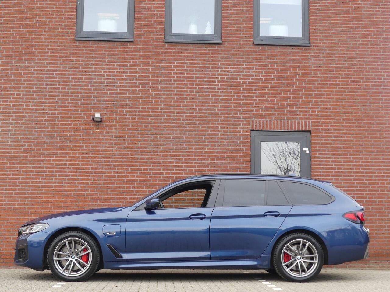 BMW 5-SERIE Touring 530e xDrive M-Sport / Panoramadak