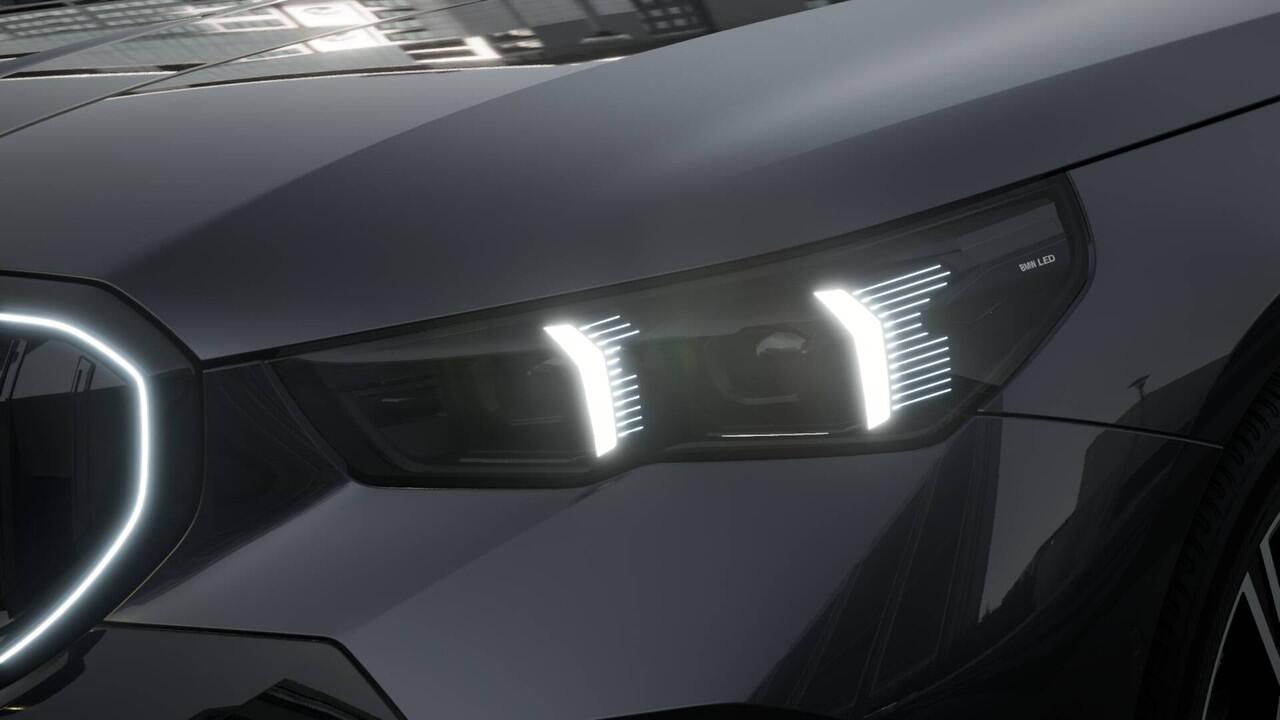 BMW 5-SERIE Touring 530e M Sport Automaat / Panoramadak / Trekhaak / Adaptieve LED / Comfort Access / Parking Assistant Plus / Stoelventilatie / Stuurverwarming