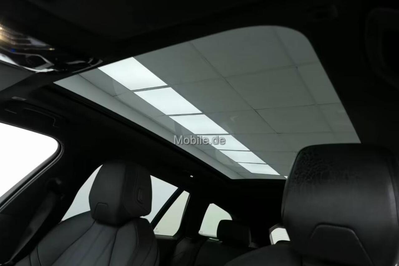 BMW 5-SERIE Touring 520iA M-SPORT ** ADAPT. LED, LEDER, PANORAMA, TREKH, H&K SOUND, DR. ASS+ ** 1e EIG - UNFALLFREI ** ** INFORMEER OOK NAAR ONZE AANTREKKELIJKE FINANCIAL-LEASE TARIEVEN **