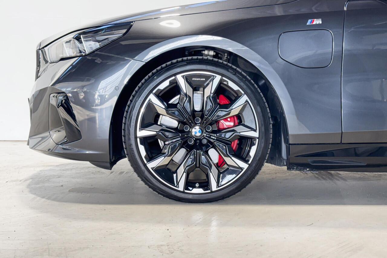 BMW 5-SERIE Touring 550e xDrive Innovation Pack M Sportpakket Pro Aut.