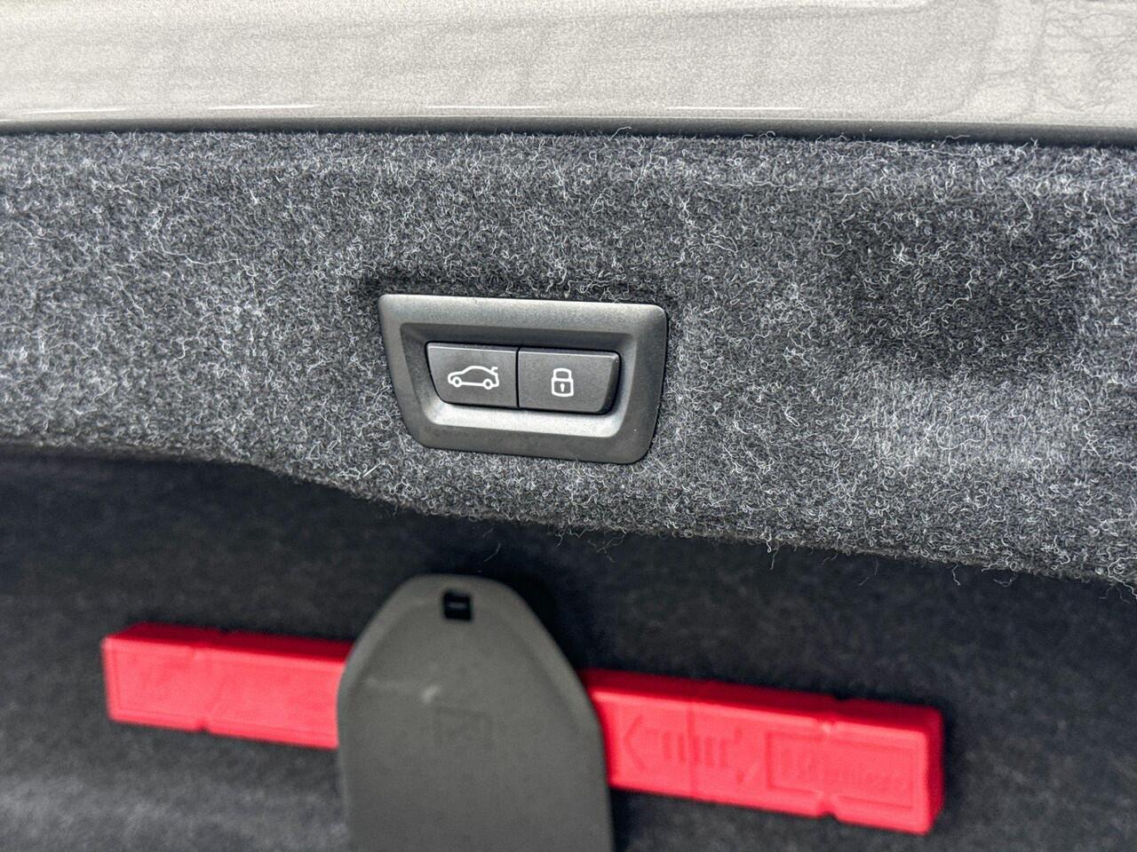 BMW 5-SERIE Sedan 530e | M Sport | Innovation Pack | Panoramadak