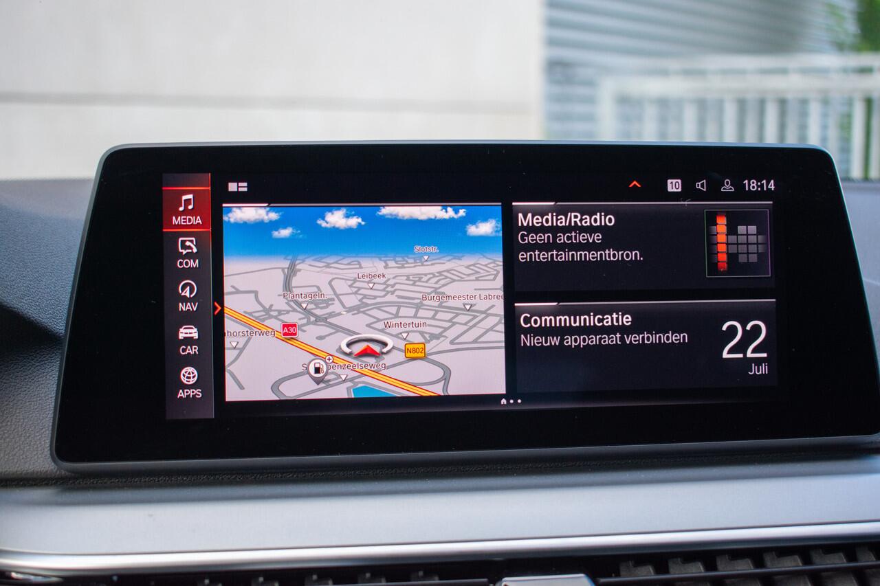 BMW 5-SERIE Touring 520i High Executive Edition -Luchtvering-Trekhaak-20"-DAB-Leder-