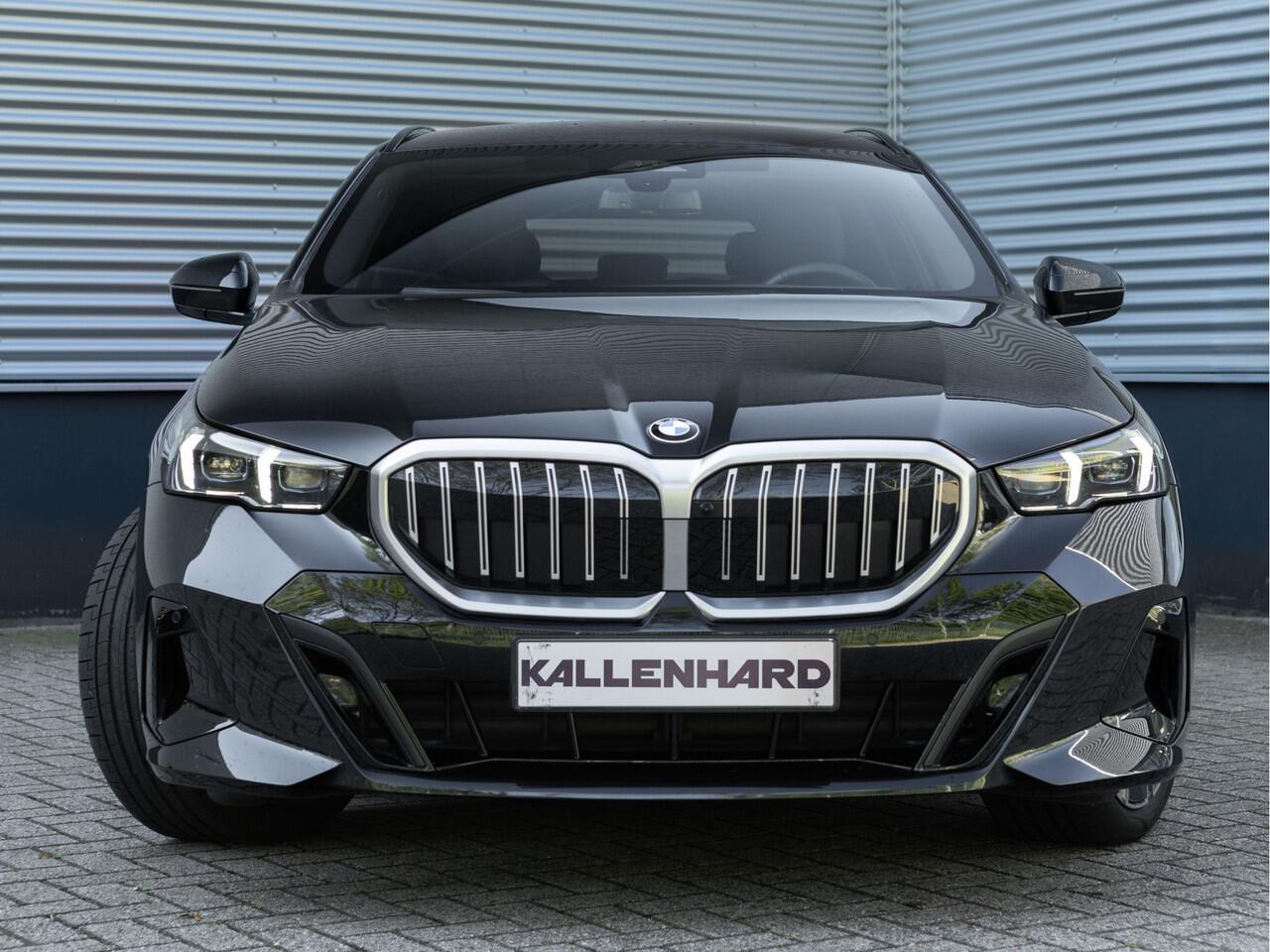 BMW 5-SERIE Touring 520i M-Sport - Driving + Parking Ass Plus - Head-Up - Adaptive LED