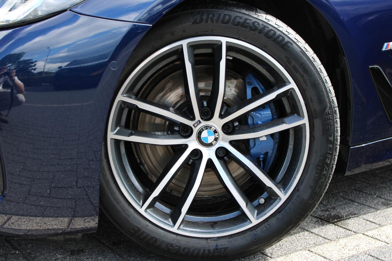 BMW 5-SERIE 530i High Executive M Sport Automaat / Schuif-Kanteldak / Trekhaak / Laserlight / M Sportonderstel / Live Cockpit Professional