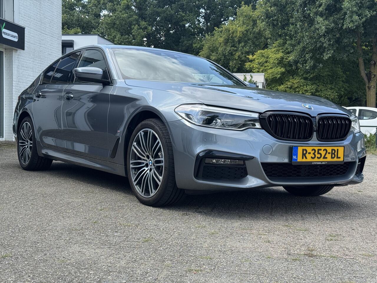BMW 5-SERIE 530e xDrive iPerformance High Executive M Pakket, 360 Camera, Harman Kardon, Navigatie . Neem contact op en we maken een afspraak!