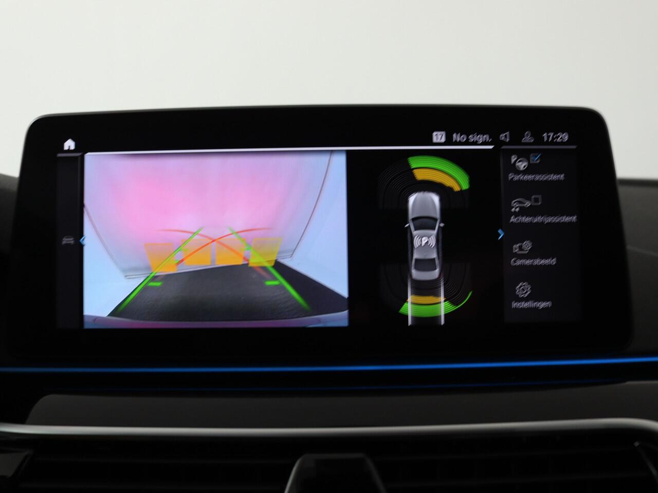 BMW 5-SERIE 530e Business Edition Plus | M Sport | Panoramadak | Head-up Display | Live Cockpit | Nederlandse Auto | NAP |