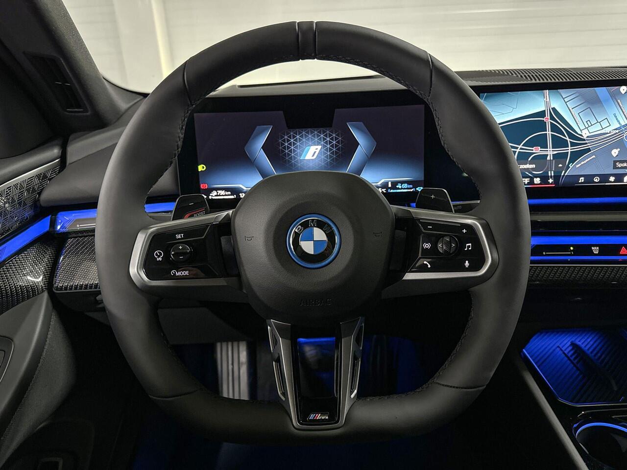 BMW 5-SERIE Sedan 550e xDrive | M-Sport Pro | Travel Pack | Innovation Pack | Comfort Pack | Driving Assistant Professional | Bowers&Wilkins | Panoramadak | Comfort Access | Trekhaak | Selections