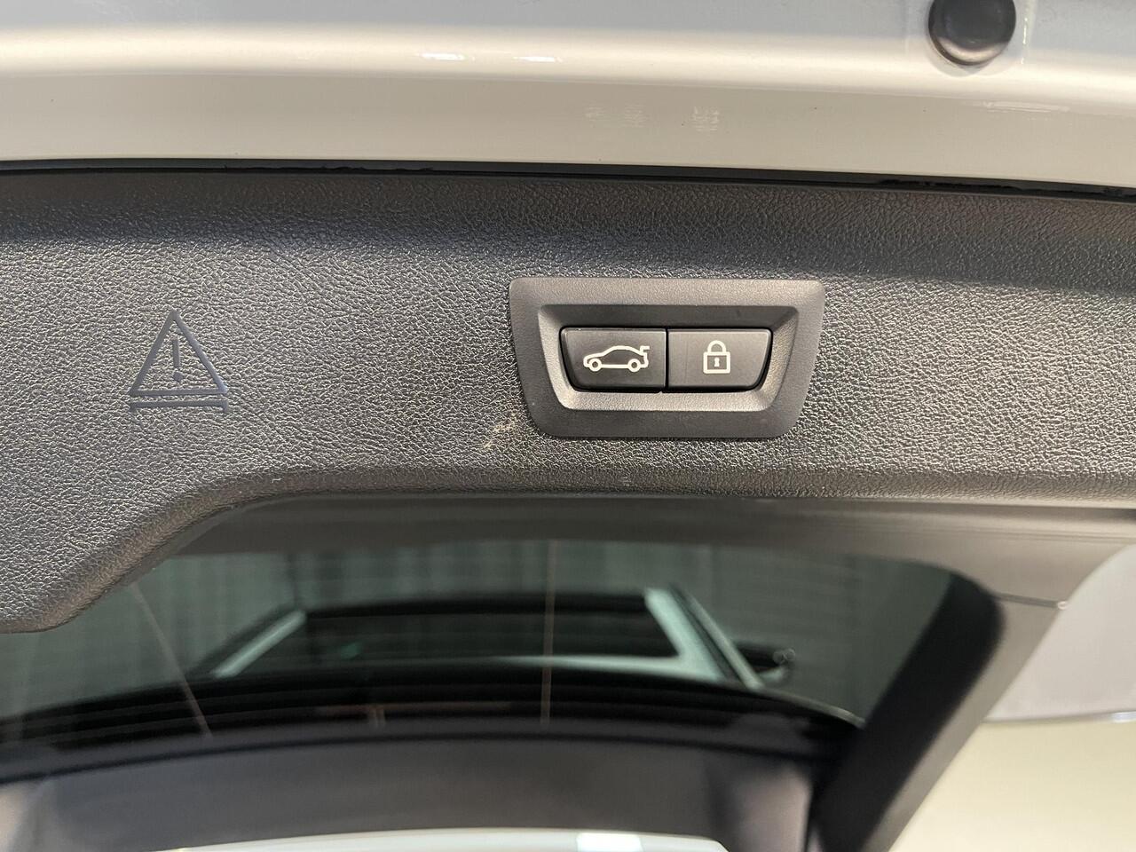 BMW 5-SERIE Touring 530e High Executive M Sport 20"/Soft Close/Active Steering/Panoramadak/Laser LED/Leder/Head-up/Keyless/Stoelverwarming + koeling/Adaptieve cruise/Dodehoek/Camera/Apple Carplay & Android Auto