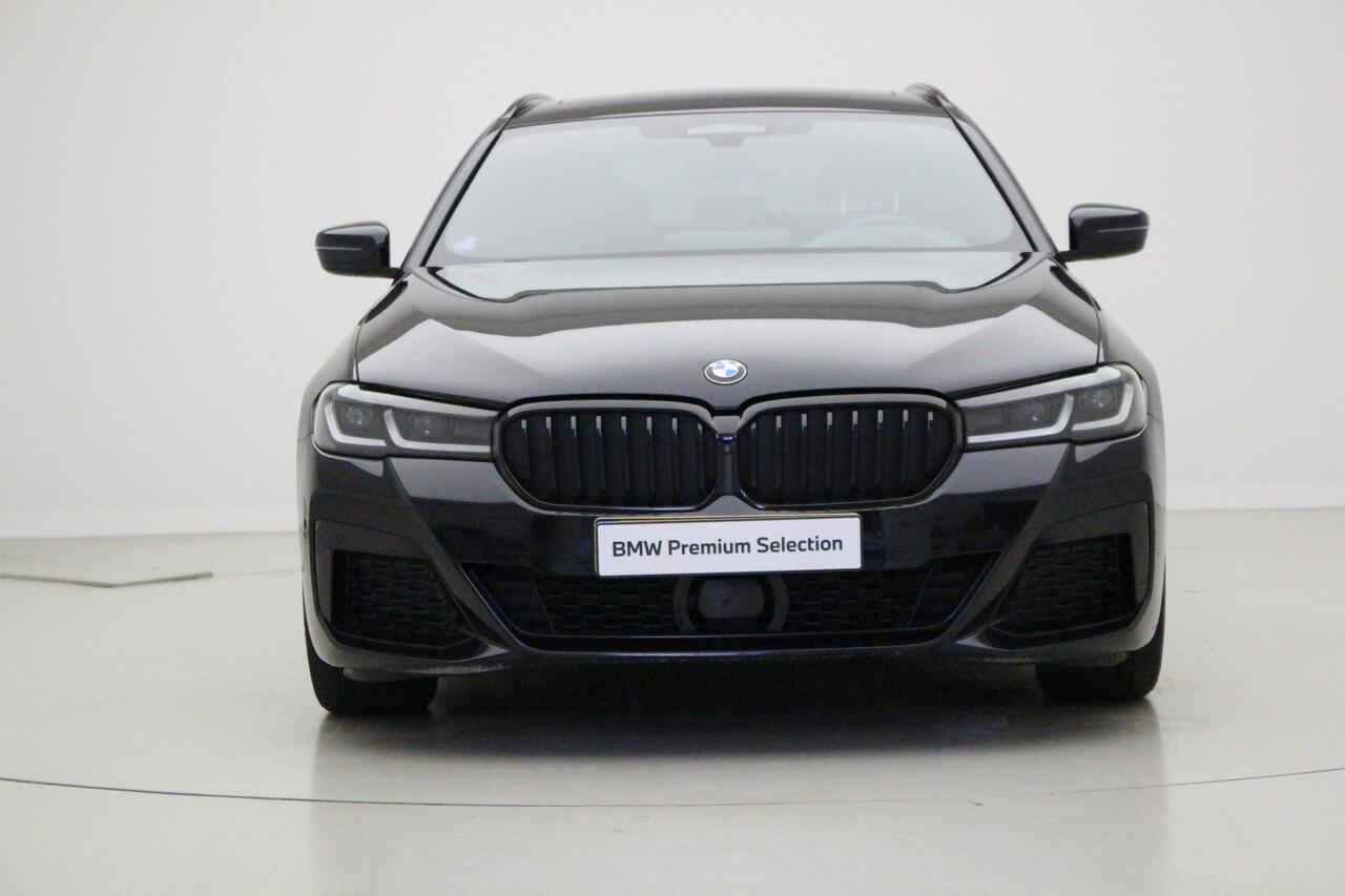 BMW 5-SERIE Touring 530e M-Sport | Trekhaak | Harman Kardon | Panorama | Active Cruise Control | Head-Up | Privacy glass