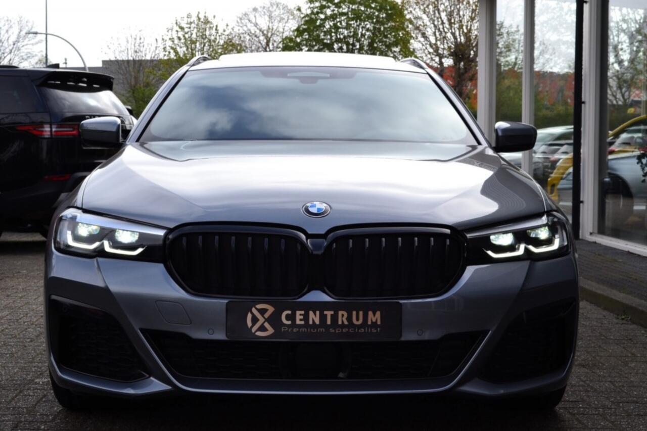 BMW 5-SERIE 530d xDrive M-Sport / Pano / standkachel / vol