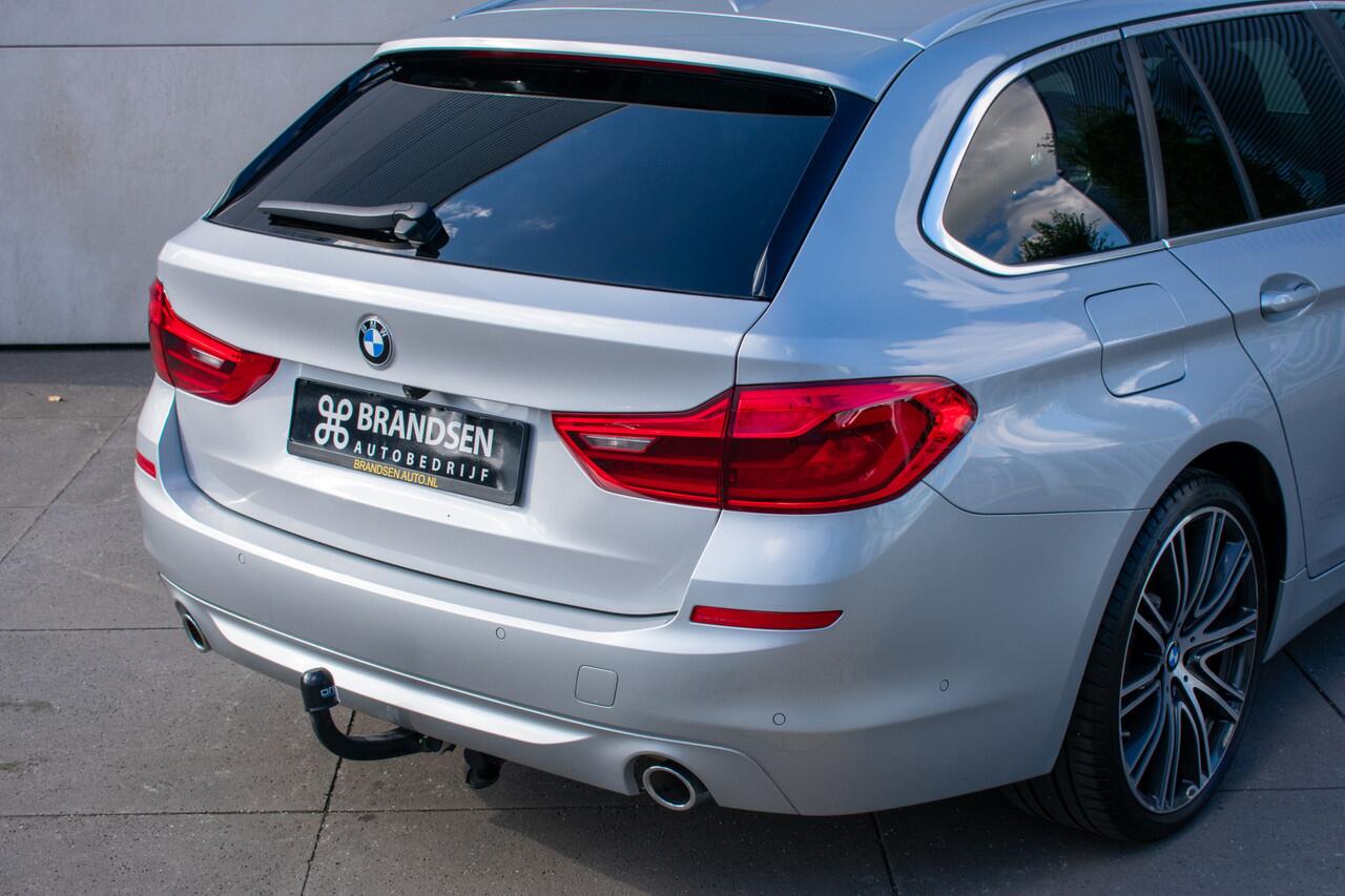 BMW 5-SERIE Touring 520i High Executive Edition -Luchtvering-Trekhaak-20"-DAB-Leder-