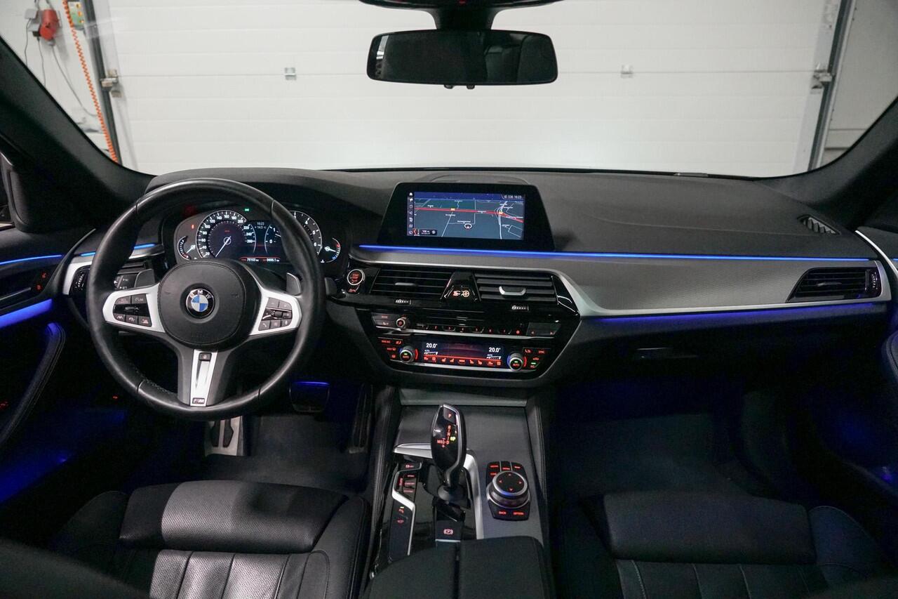 BMW 5-SERIE Touring 520i M-Sport | Panoramadak | Stoelventilatie | 21"