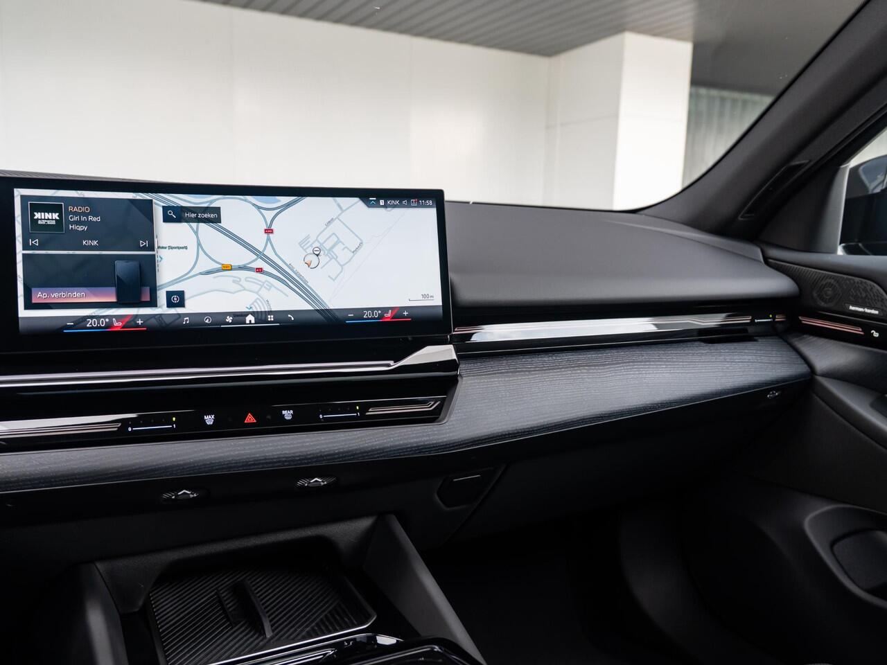 BMW 5-SERIE Touring 540d xDrive | M Sportpakket Pro | Innovation Pack | Comfort Access | Harman-Kardon | Panoramadak | Stoelverwarming | Trekhaak