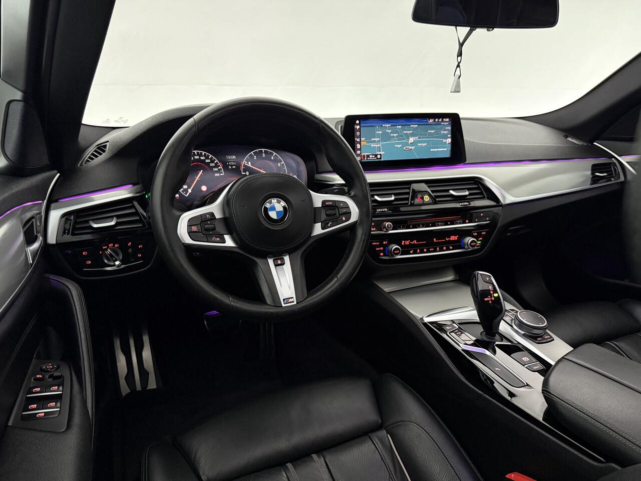BMW 5-SERIE 520i High Executive M-Sport 184PK | Pano | Sfeerverl. | HuD | Virtual | Memory | Camera | Navi | Keyless | NAP