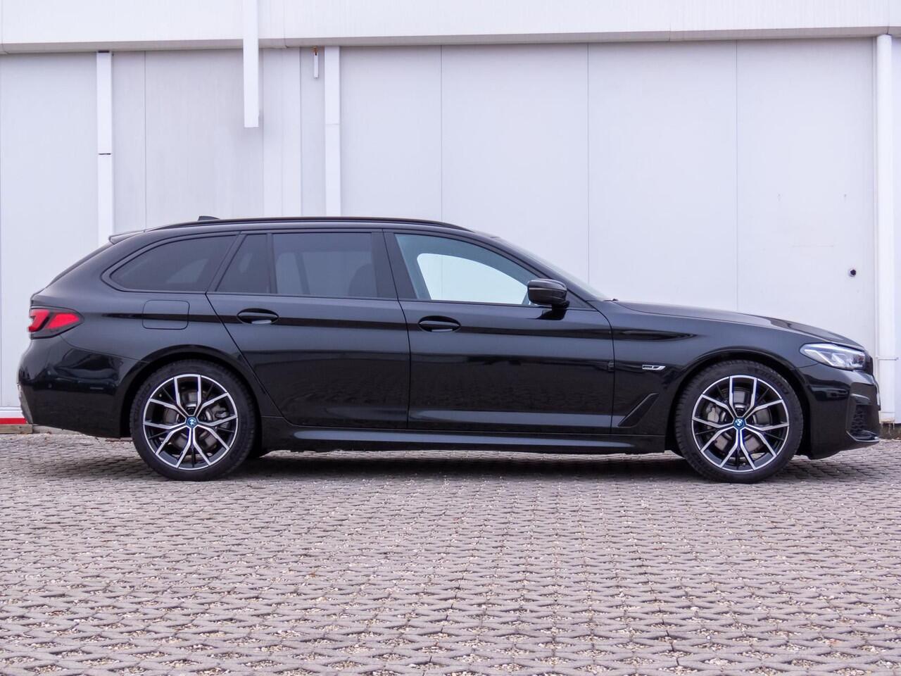 BMW 5-SERIE Touring 530e M-SPORT ** LASER, LEDER, PANORAMA, TREKH, HuD, HiFi, ALARM ** ¤ 37.500,= onder NP - Ex BMW-AG ** ** INFORMEER OOK NAAR ONZE AANTREKKELIJKE FINANCIAL-LEASE TARIEVEN **