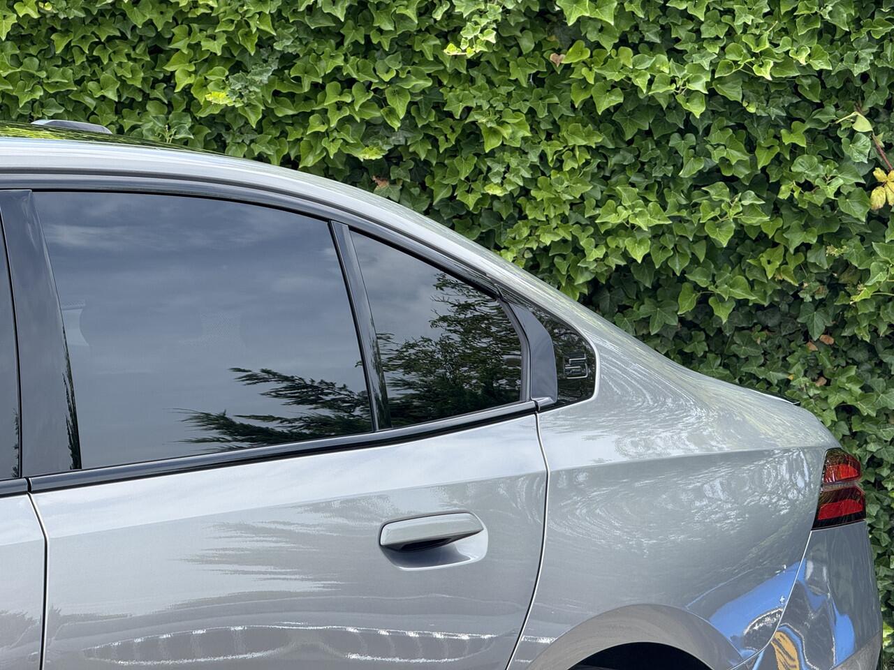 BMW 5-SERIE 550e xDrive | M-Sport Pro | 21'' | Panorama | Bowers & Wilkins | Driv. Ass. Prof.