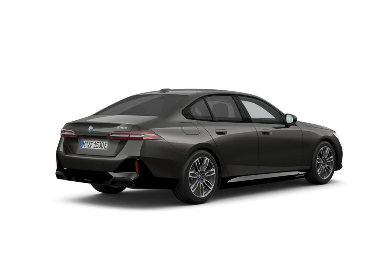 BMW 5-SERIE Sedan 530e M Sport Edition | Travel Pack